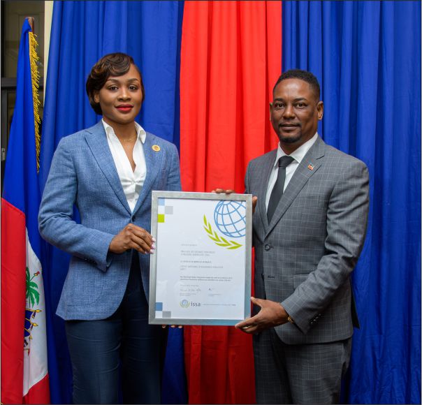 L’ONA à l’honneur : le projet « ONA Kredi Espwa » reçoit une distinction internationale à São Paulo